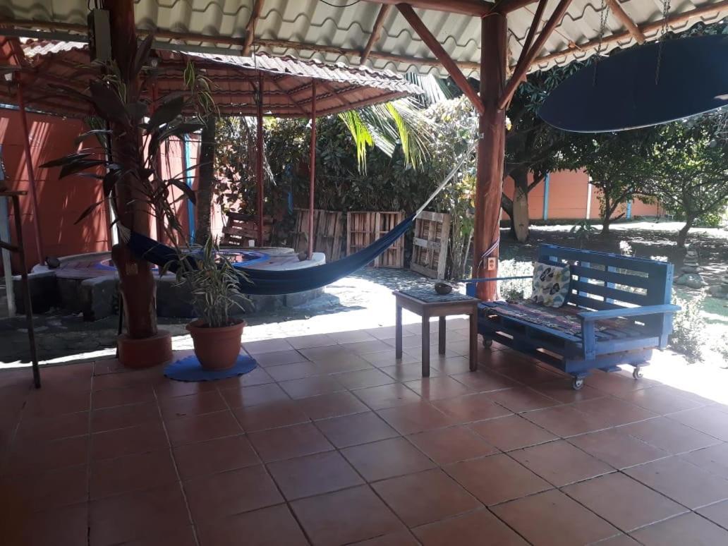 أوفيتا Casa Ballena Eco Hostel المظهر الخارجي الصورة